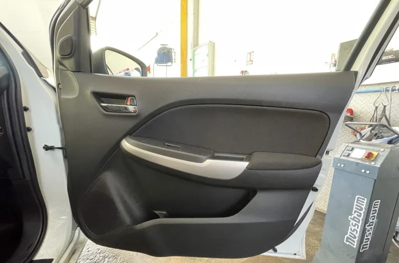 Panneau de porte avant droit pour SUZUKI BALENO 2