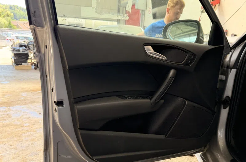 Panneau de porte avant gauche pour AUDI A1 1 SPORTBACK PHASE 1