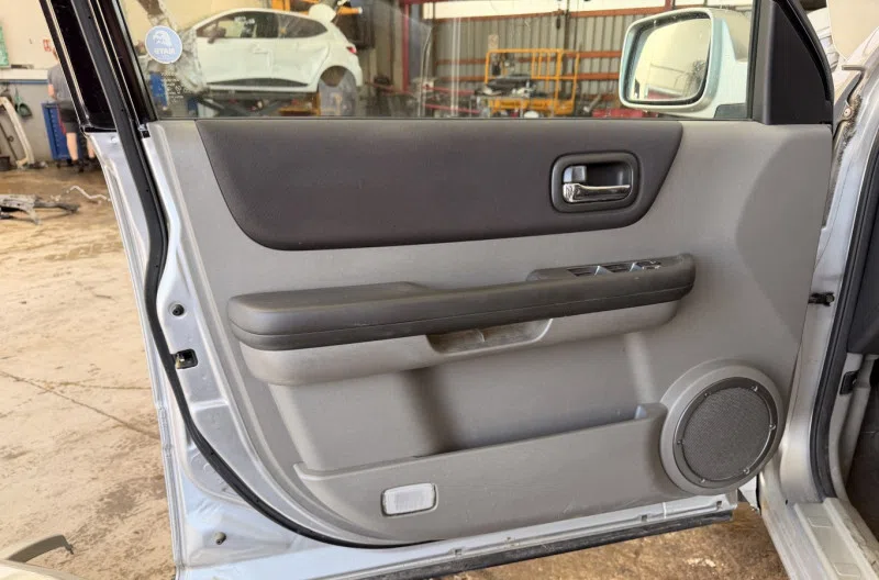 Panneau de porte avant gauche pour NISSAN X-TRAIL 1 PHASE 2