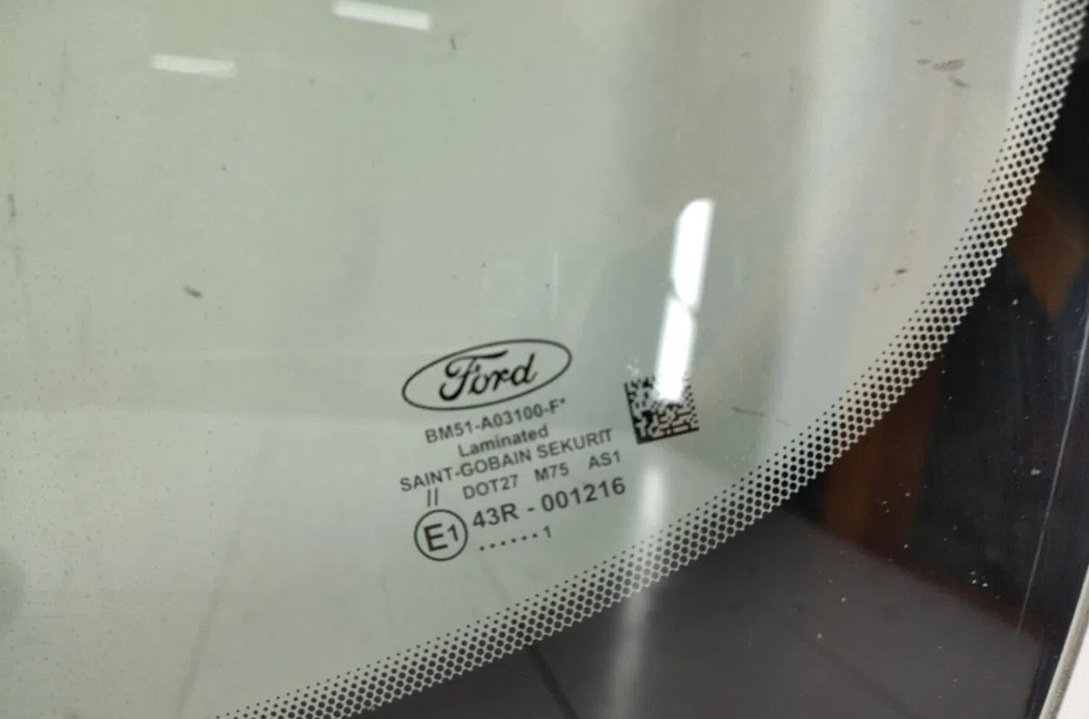 Pare-brise FORD FOCUS 3 PHASE 1 occasion