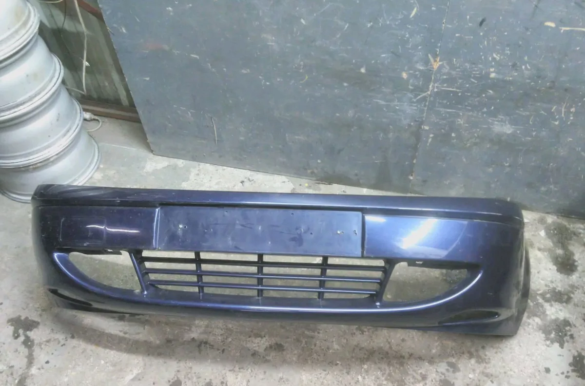 Pare-choc avant Ford FIESTA IV (JA_, JB_) 1.25 i 16v (1995-2002) 5 portes occasion