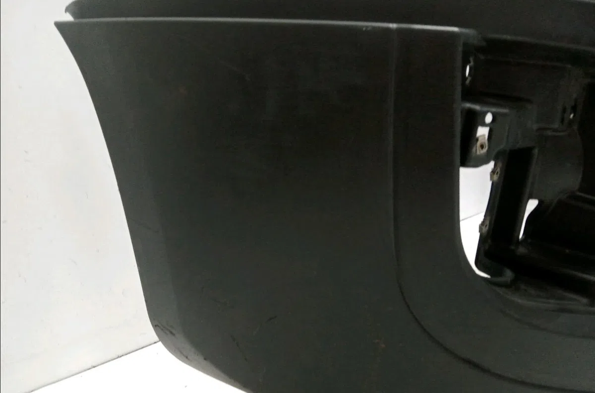 Pare-choc avant Iveco DAILY VI Camion plate-forme-Châssis 35s18, 35c18, 40c18, 50c18, 60c18, 65c18, 70c18 (2016) occasio