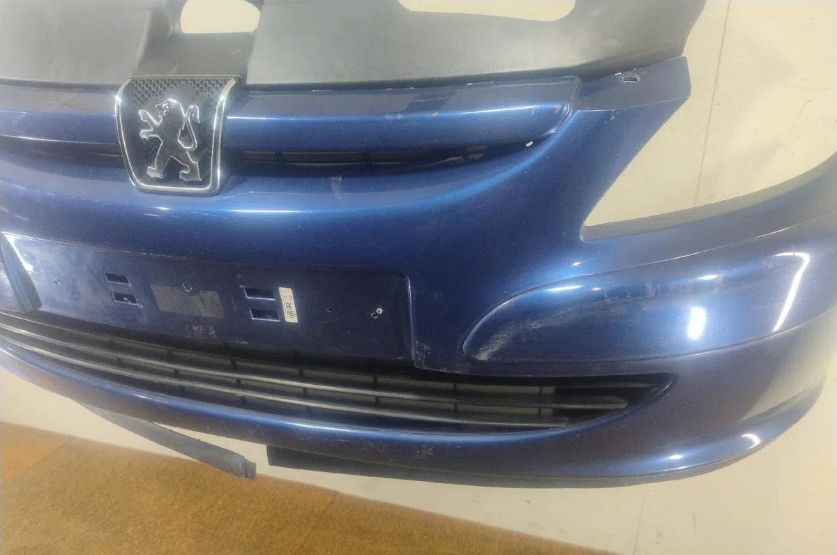 Pare-choc avant Peugeot 307 Break (3E) 1.6 hdi 110 (2004-2008) 5 portes occasion