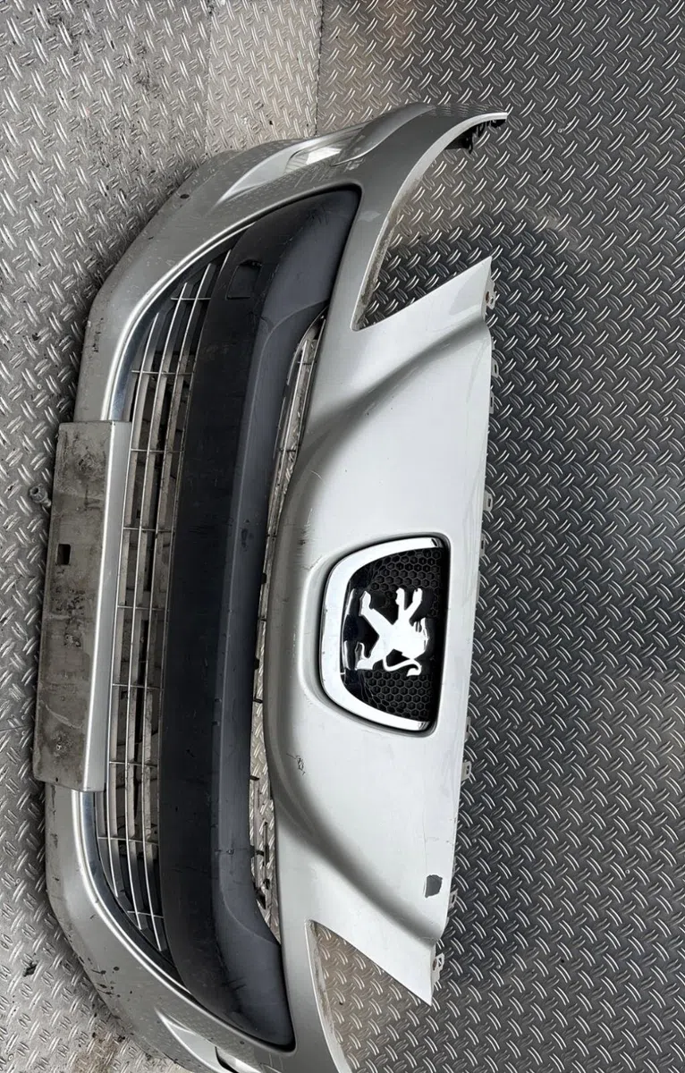 Pare-choc avant Peugeot 308 I (4A_, 4C_) 1.6 hdi (2007-2014) 5 portes occasion