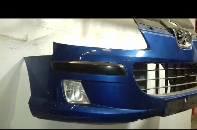Pare-choc avant Peugeot 407 (6D_) 2.0 hdi (6drhlg, 6drhle) (2004-2007) occasion