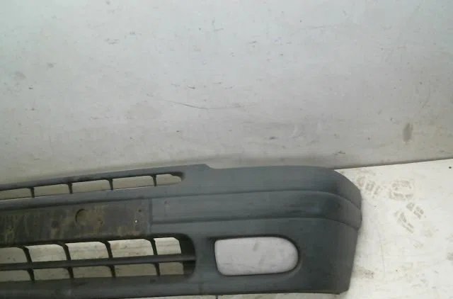 Pare-choc avant Renault CLIO I (B-C57_, 5-357_) 1.2 (5-357y, 5-357k) (1996-1998) occasion