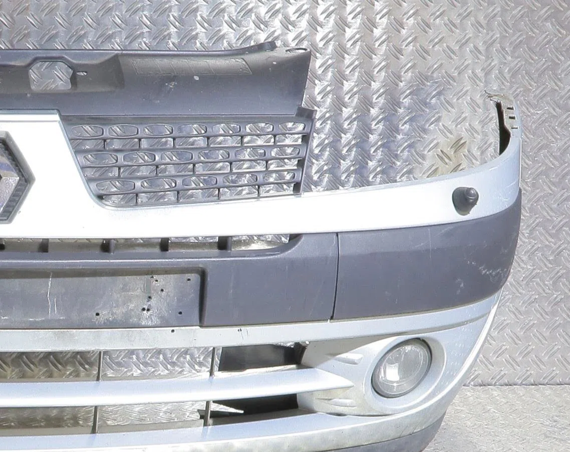 Pare-choc avant Renault CLIO II (BB_, CB_) 1.5 dci (b-cb08) (2001-2005) 5 portes occasion