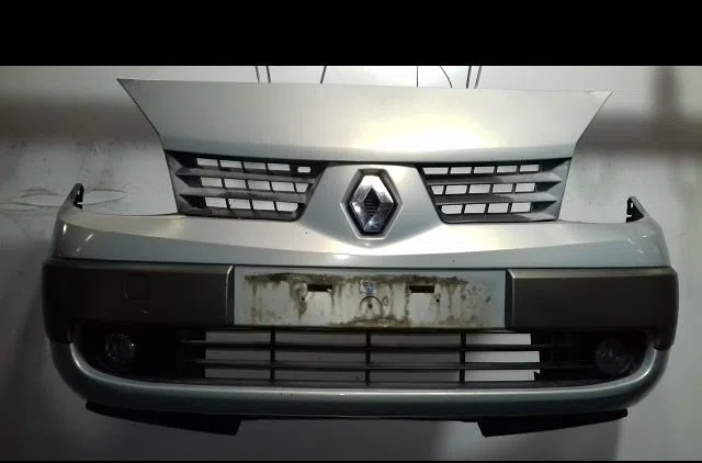 Pare-choc avant Renault GRAND SCÉNIC II (JM0-1_) 2.0 (2004-2009) occasion