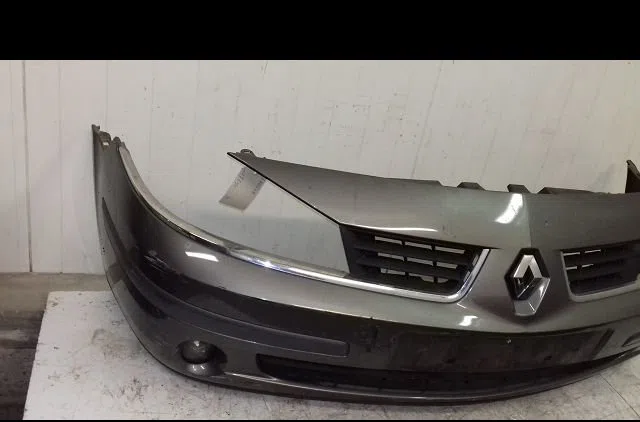 Pare-choc avant Renault LAGUNA II (BG0-1_) 1.9 dci (bg1a, bg1w, bg0g) (2005-2007) occasion