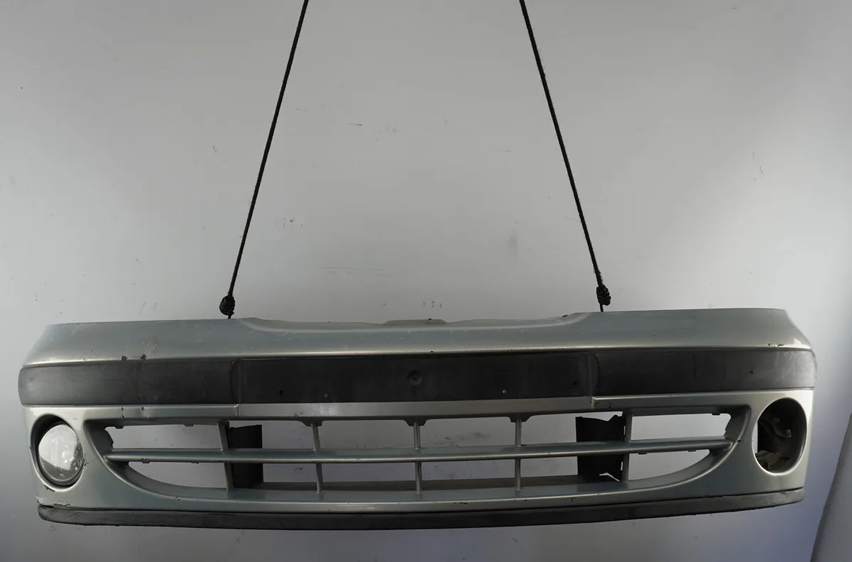 Pare-choc avant Renault MEGANE I Break (KA0-1_) 1.9 dci (ka05, ka1f) (2001-2003) occasion