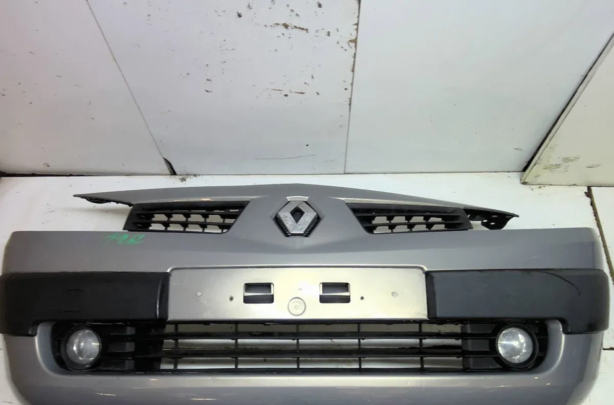 Pare-choc avant Renault MEGANE II (BM0-1_, CM0-1_) 1.9 dci (bm0g, cm0g) (2002-2008) 5 portes occasion