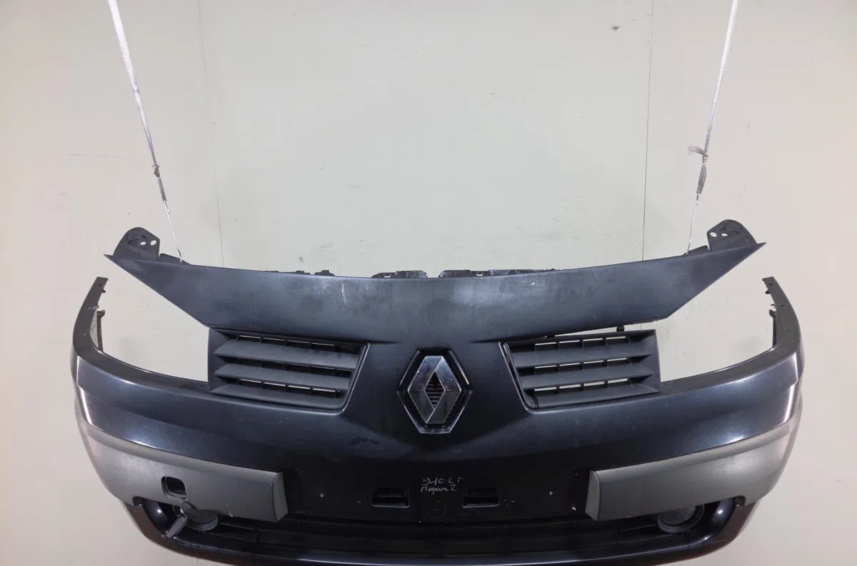 Pare-choc avant Renault MEGANE II Break (KM0-1_) 1.5 dci (km02, km13) (2004-2006) occasion