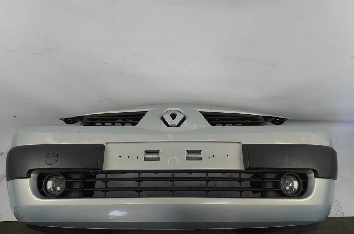 Pare-choc avant Renault MEGANE II Break (KM0-1_) 1.9 dci (kmrg, km1g, km0g, km2c) (2003-2009) occasion