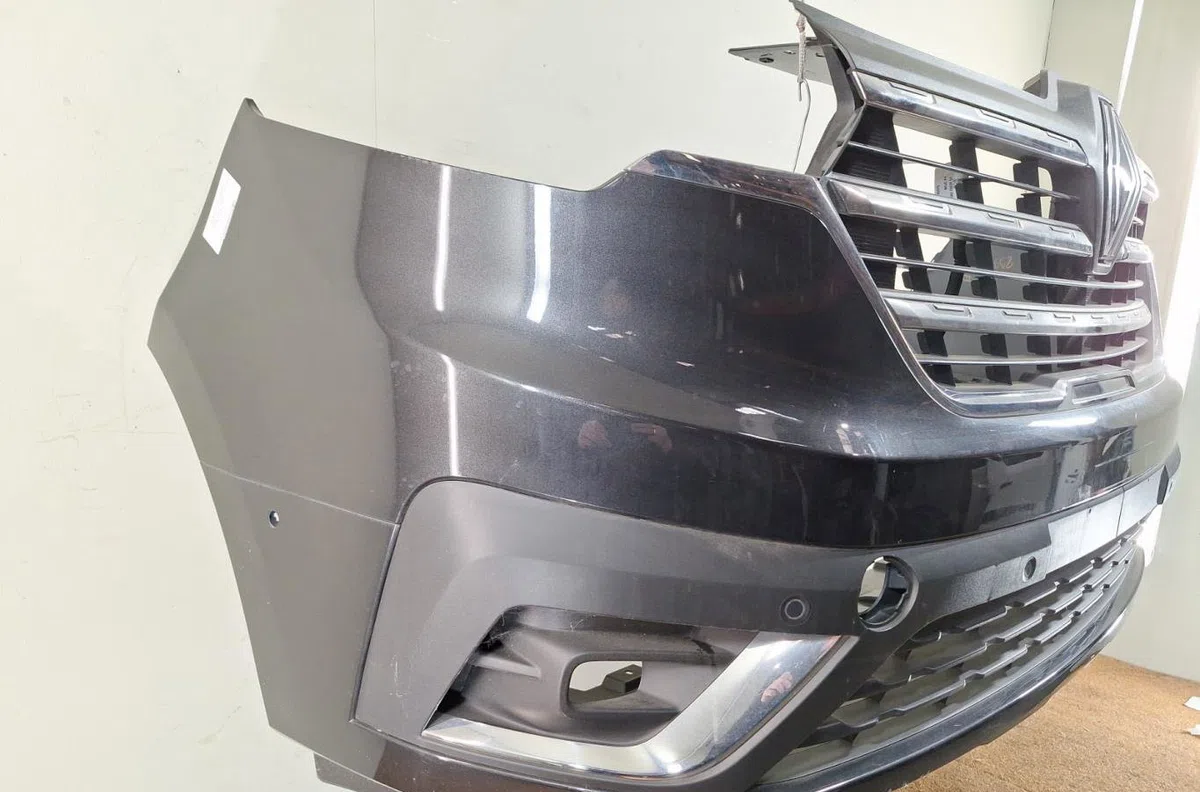 Pare-choc avant Renault TRAFIC III Autobus-Autocar (JG_) 2.0 dci 150 (jgmu) (2021) occasion