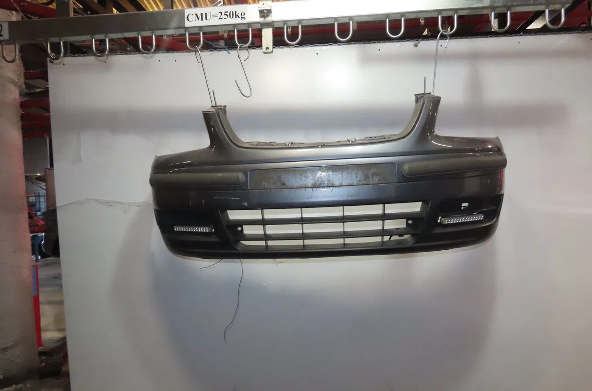 Pare-choc avant Volkswagen TOURAN (1T1, 1T2) 2.0 tdi 16v (2003-2010) 5 portes occasion