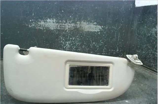 Pare-soleil droit Peugeot 206 3-5 portes (2A-C) 1.4 hdi eco 70 (2001-2009) 5 portes occasion