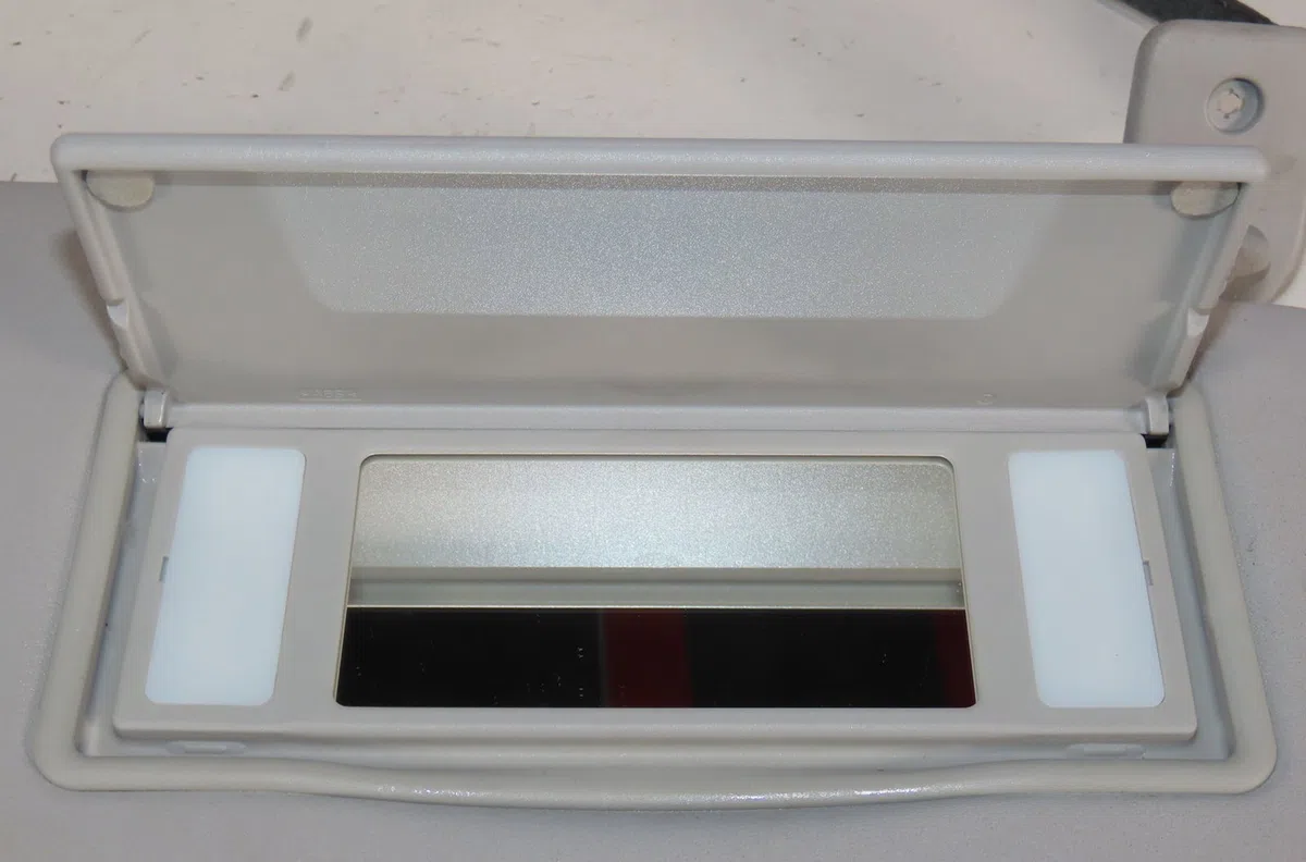 Pare-soleil droit Peugeot 207-207 (WA_, WC_) 1.4 hdi (2006-2015) 5 portes occasion