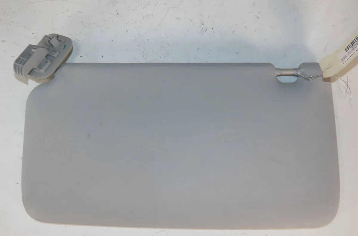 Pare-soleil droit Renault EXPRESS Camionnette-Monospace 1.5 blue dci 95 (f6ab) (2021) occasion