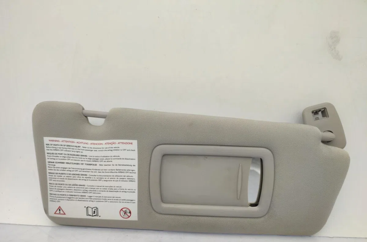 Pare-soleil droit RENAULT LATITUDE occasion