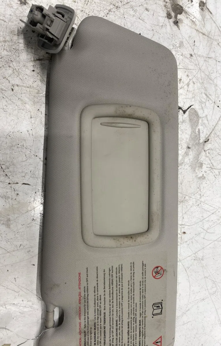 Pare-soleil droit Renault MEGANE III Coupé (DZ0-1_) 1.5 dci (dz09, dz0d, dz1f, dz1g, dz14, dz29) (2009-2015) 3 portes oc