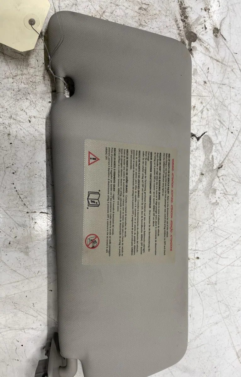 Pare-soleil droit Renault MEGANE III Coupé (DZ0-1_) 1.5 dci (dz09, dz0d, dz1f, dz1g, dz14, dz29) (2009-2015) 3 portes oc