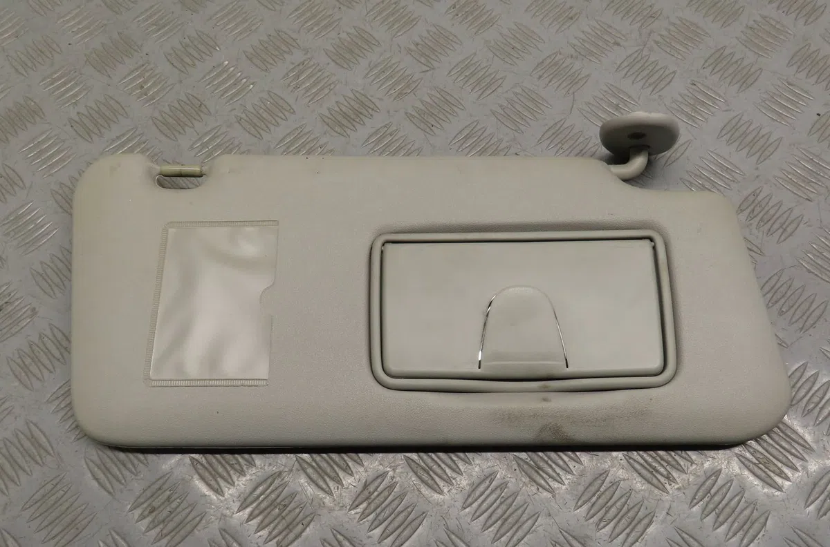 Pare-soleil droit Suzuki GRAND VITARA II (JT, TE, TD) 1.9 ddis traction intégrale (jt419, td44, jb419wd,... (2005-2015)