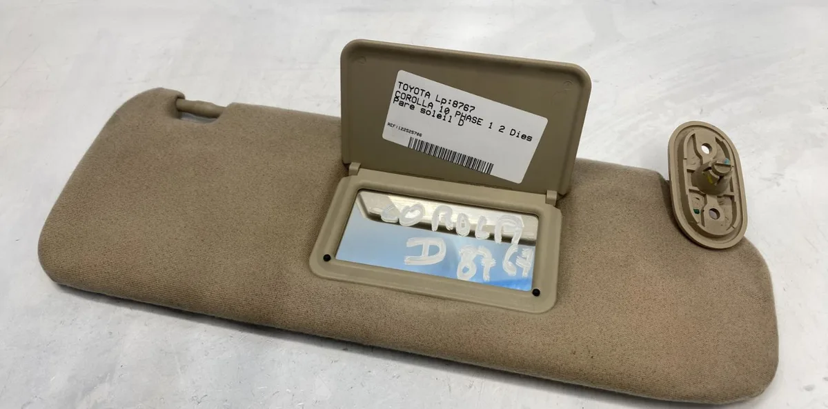 Pare-soleil droit Toyota COROLLA (_E12_) 2.0 d-4d (cde120r_, cde120l_) (2002-2006) occasion