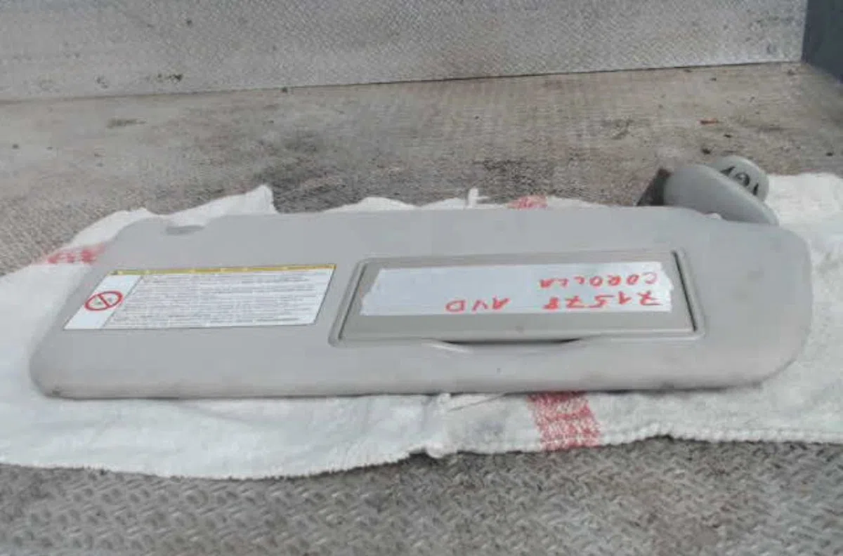 Pare-soleil droit TOYOTA COROLLA VERSO 2  COROLLA VERSO 2 PHASE 2 occasion