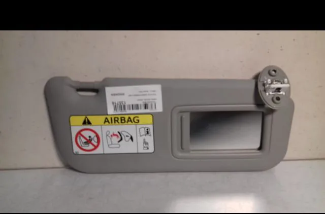 Pare-soleil droit Toyota YARIS (_P21_, _PA1_, _PH1_) 1.5 hybrid (mxph11) (2020) 5 portes occasion