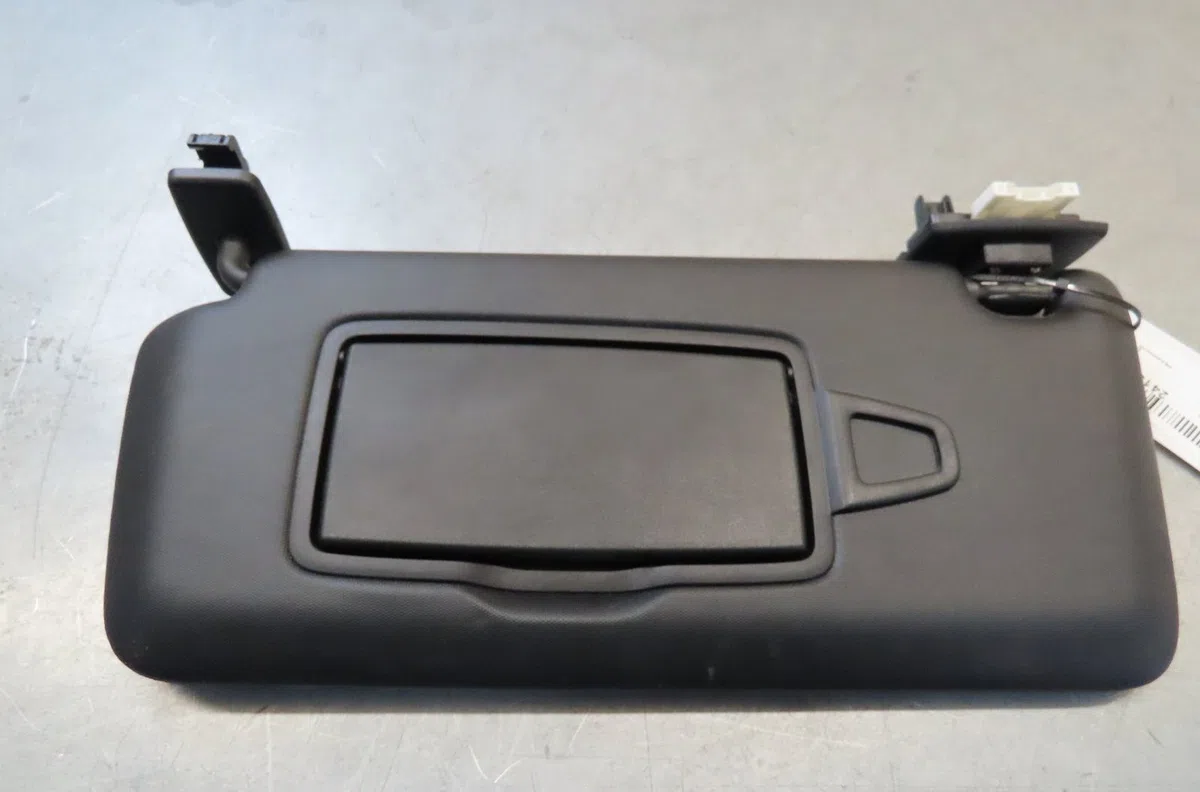 Pare-soleil gauche Mercedes-benz CLASSE A (W176) Amg a 45 4-matic (176.052) (2015-2018) occasion