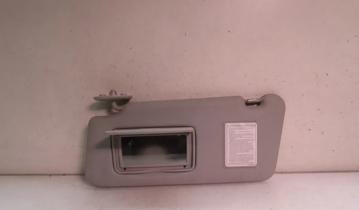Pare-soleil gauche Suzuki GRAND VITARA II (JT, TE, TD) 1.9 ddis traction intégrale (jt419, td44, jb419wd,... (2005-2015)