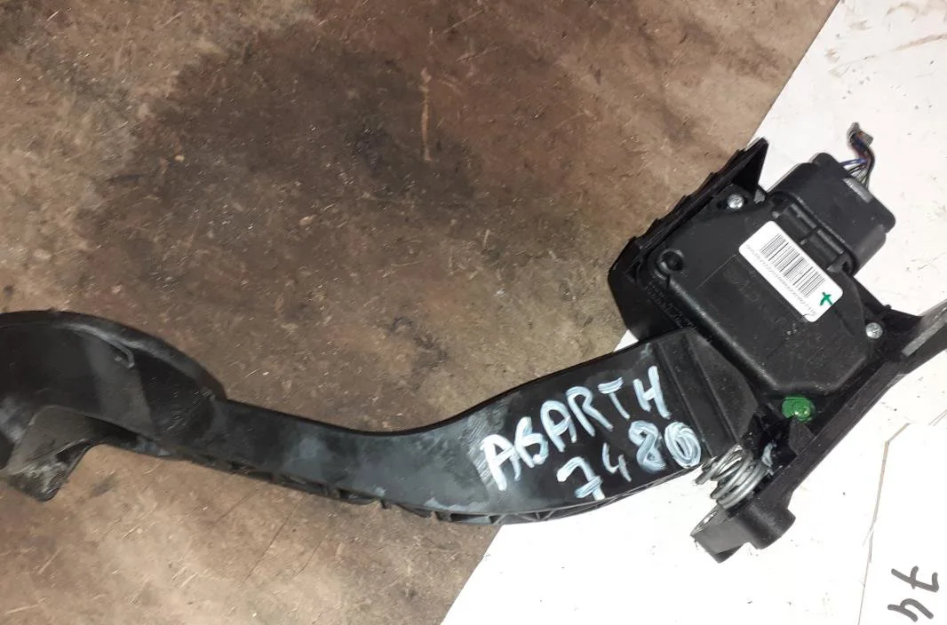 Pedale accelerateur Abarth 500 - 595 - 695 1.4 (312.axz11) (2016) occasion