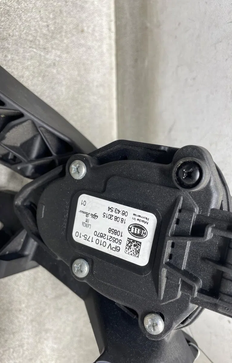 Pedale accelerateur Alfa romeo GIULIETTA (940_) 1.4 tb (940.fya1a) (2014-2018) occasion