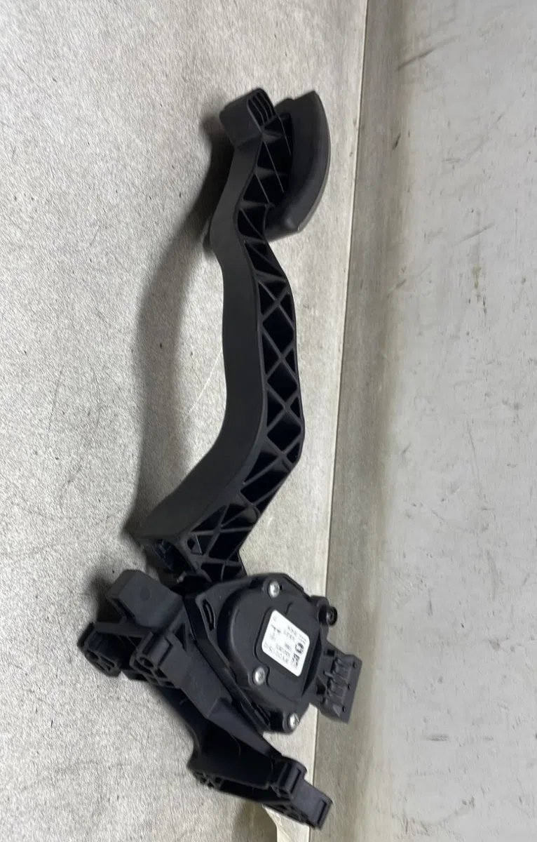 Pedale accelerateur Alfa romeo GIULIETTA (940_) 1.4 tb (940.fya1a) (2014-2018) occasion