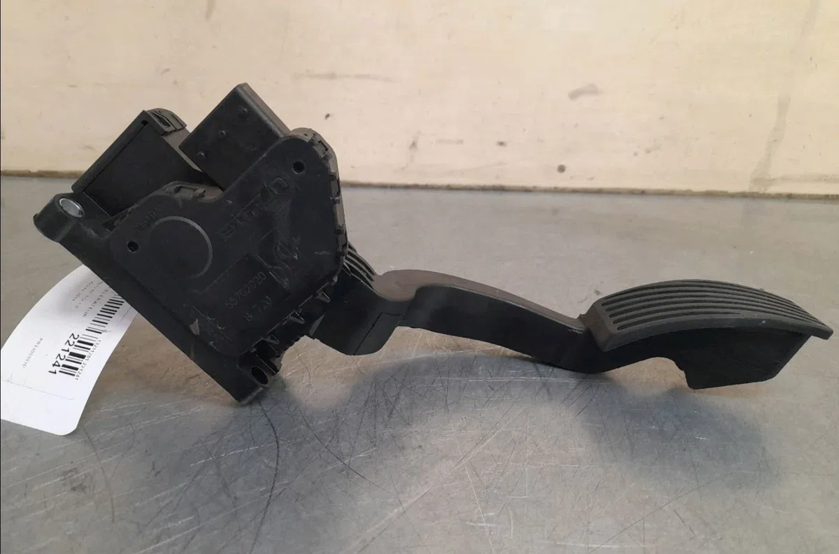 Pedale accelerateur Alfa romeo MITO (955_) 1.6 jtdm (955axc1b) (2008-2015) occasion