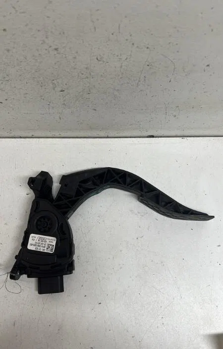 Pedale accelerateur Audi A4 B8 Avant (8K5) 2.7 tdi (2008-2012) occasion