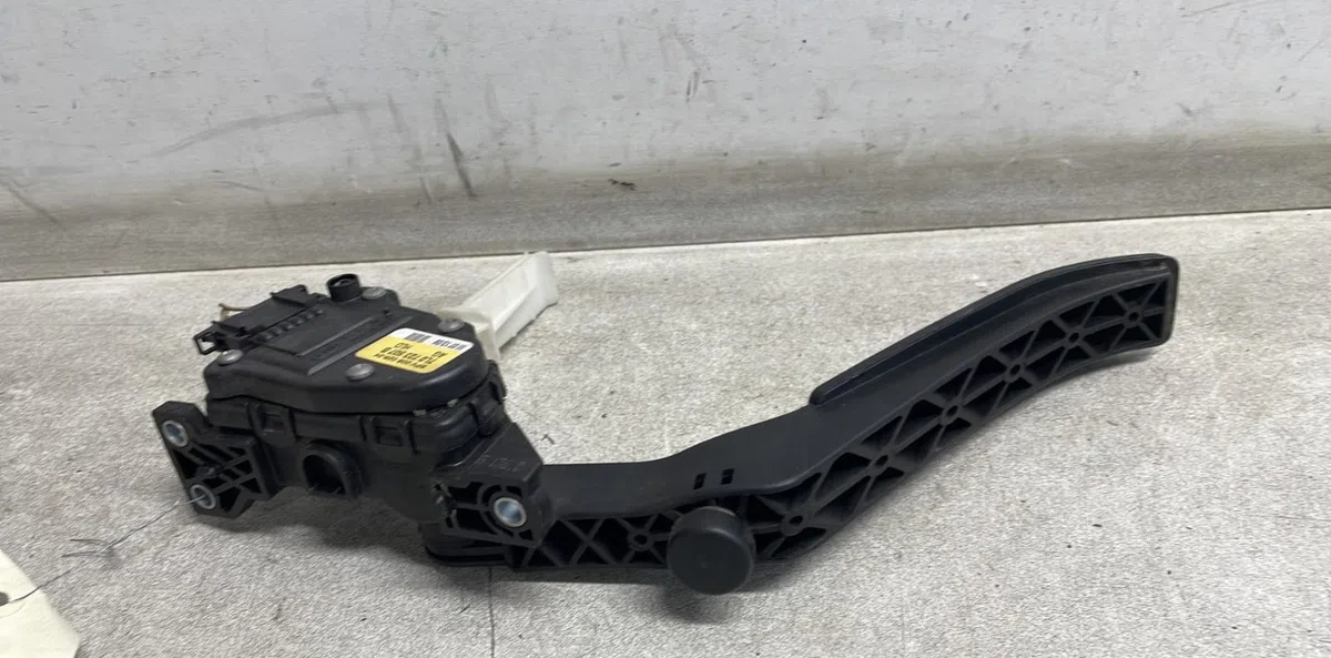 Pedale accelerateur Audi Q7 (4LB) 3.0 tdi quattro (2006-2008) 5 portes occasion