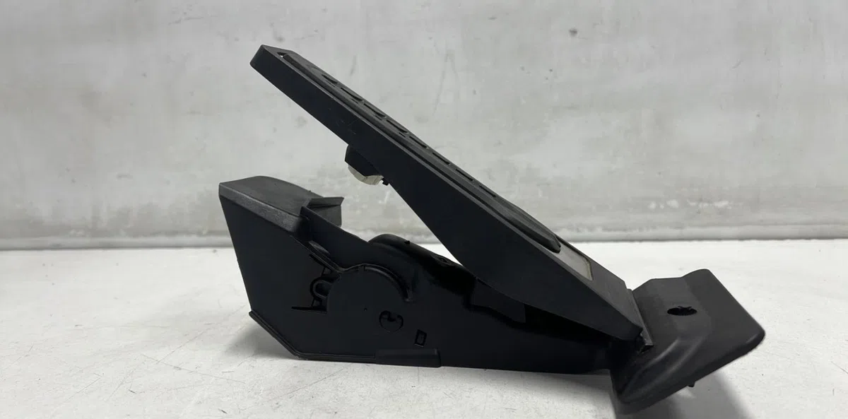 Pedale accelerateur BMW SERIE 1 F40 occasion