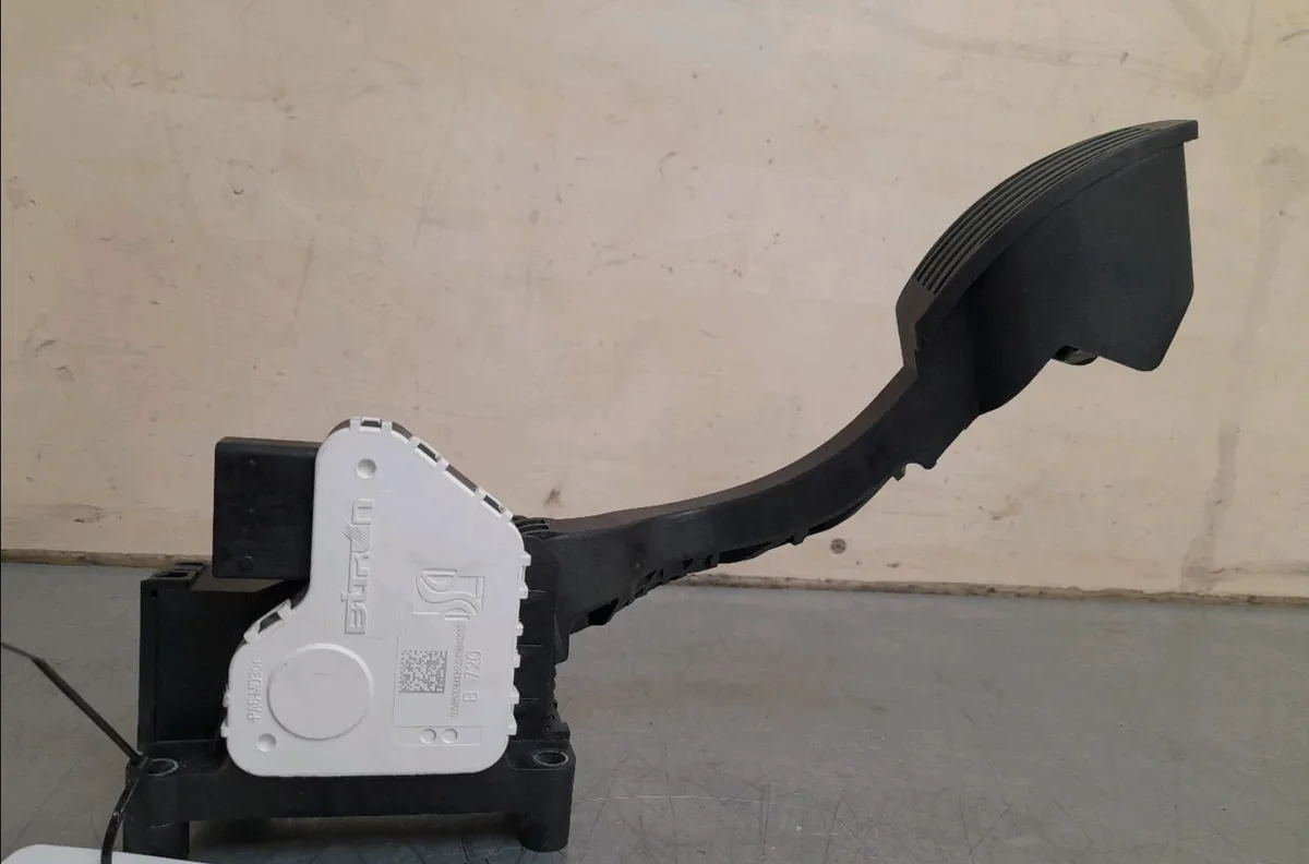 Pedale accelerateur Fiat PANDA (312_, 319_) 1.2 (312pxa1a) (2012) occasion