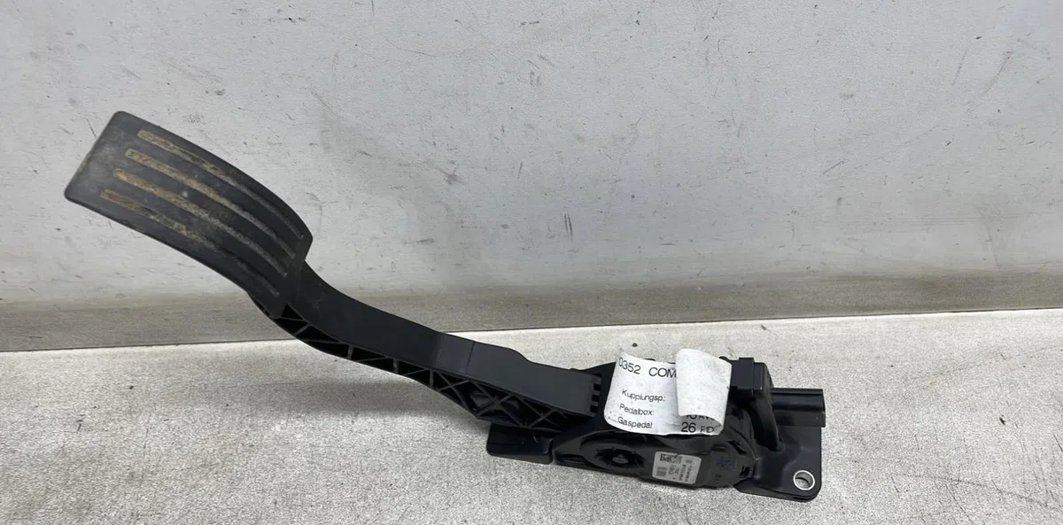 Pedale accelerateur Ford C-MAX II (DXA-CB7, DXA-CEU) 1.0 ecoboost (2012-2019) occasion