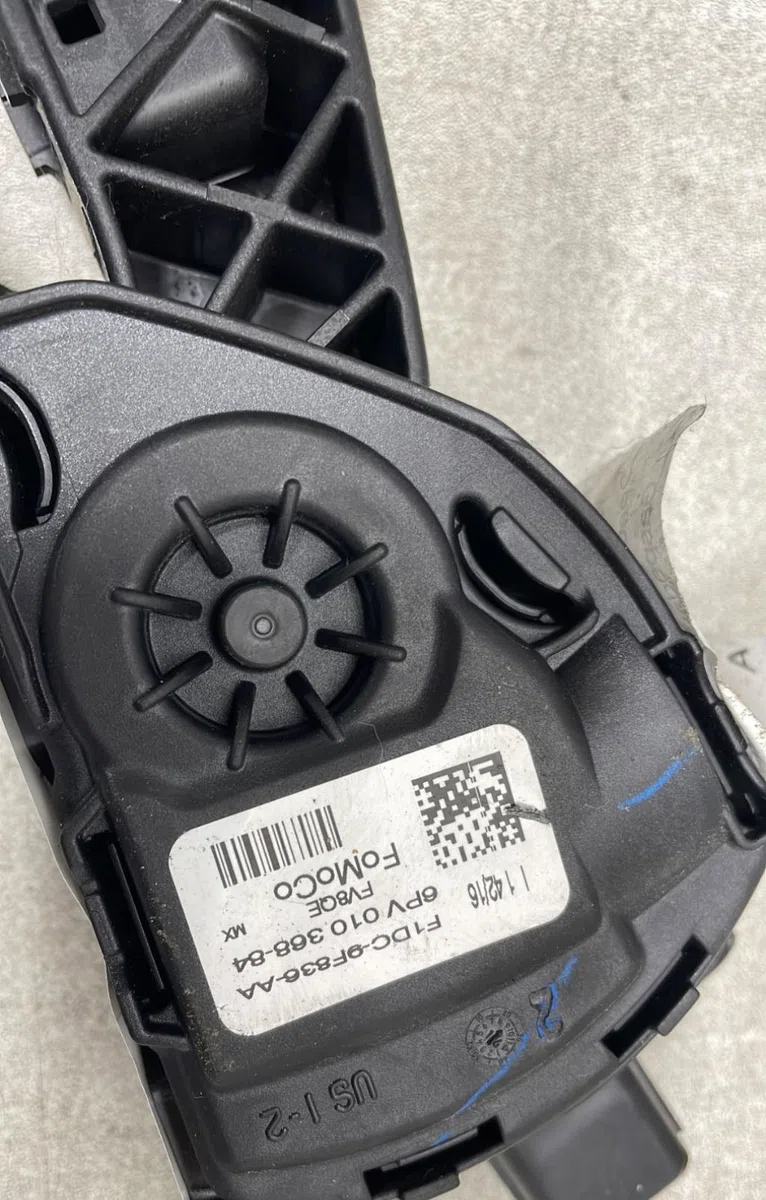 Pedale accelerateur Ford C-MAX II (DXA-CB7, DXA-CEU) 1.0 ecoboost (2012-2019) occasion