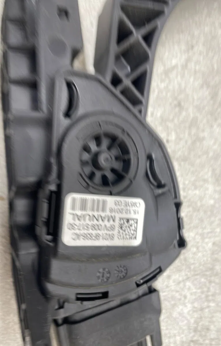 Pedale accelerateur Ford FIESTA VI (CB1, CCN) 1.25 (2008-2017) 5 portes occasion