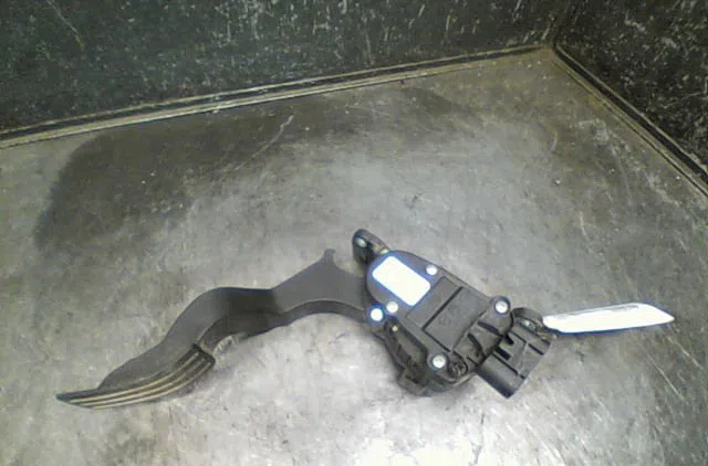 Pedale accelerateur Ford FUSION (JU_) 1.4 tdci (2002-2012) 5 portes occasion