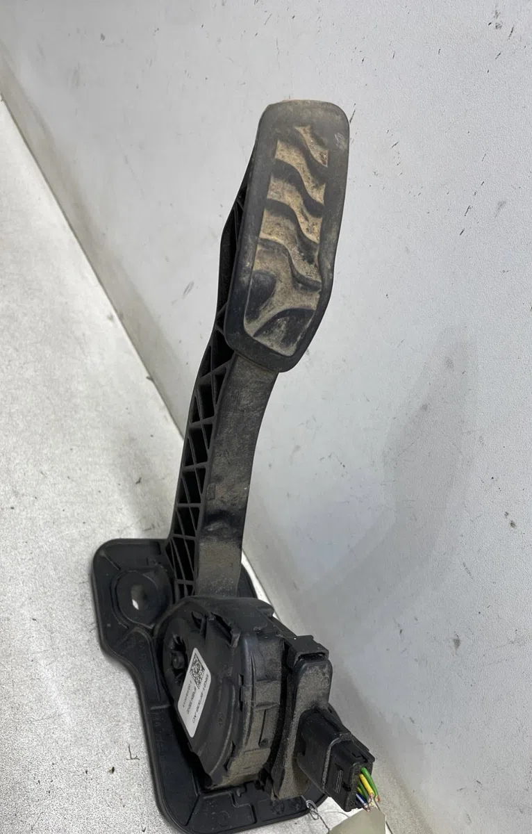 Pedale accelerateur Ford TRANSIT V363 Camionnette (FCD, FDD) 2.2 tdci (2013-2018) occasion