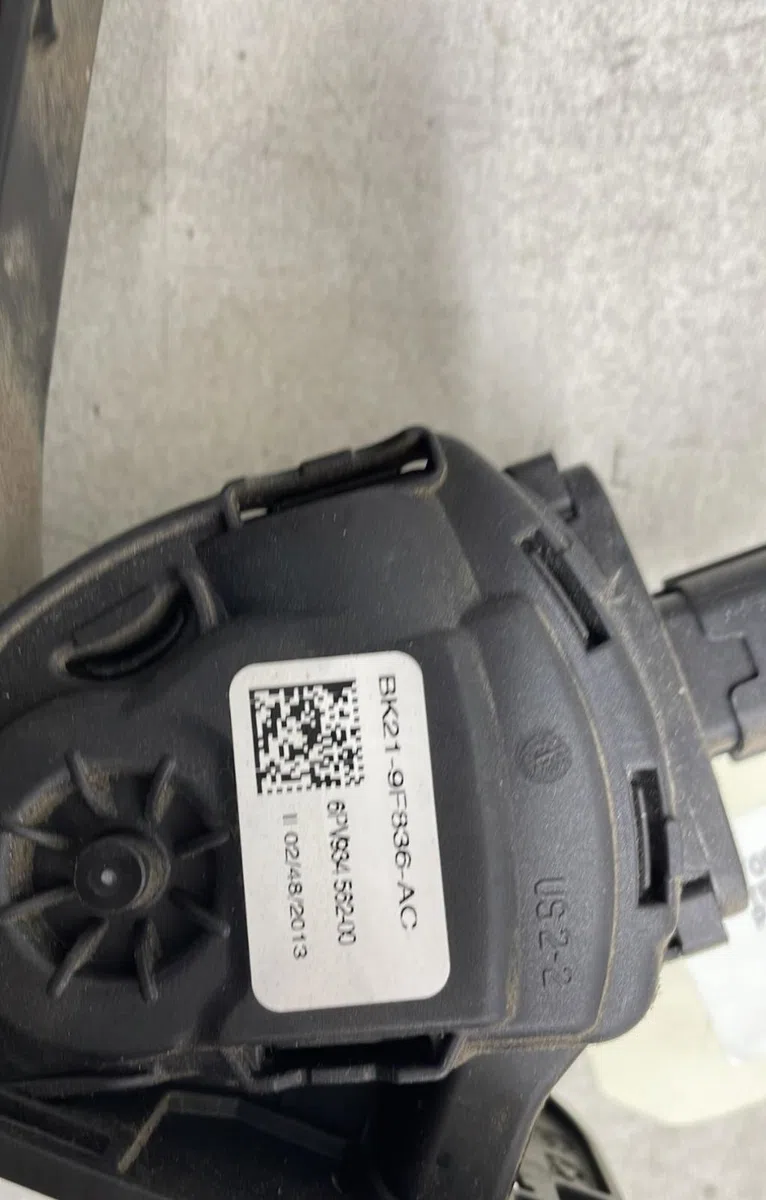 Pedale accelerateur Ford TRANSIT V363 Camionnette (FCD, FDD) 2.2 tdci (2013-2018) occasion