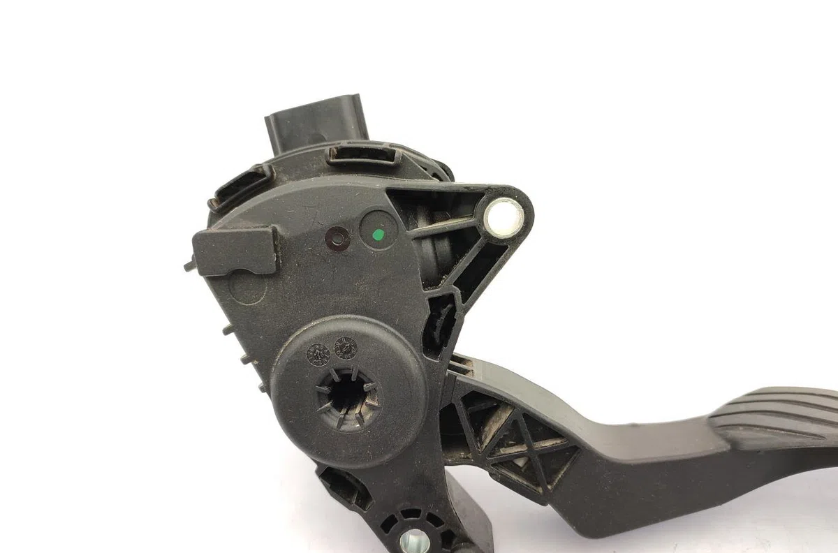 Pedale accelerateur NISSAN QASHQAI 2 PHASE 1 occasion
