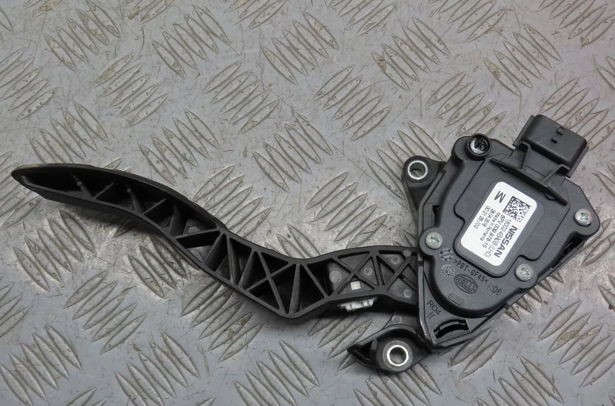 Pedale accelerateur Nissan QASHQAI II SUV (J11, J11_) 1.6 dci all mode 4x4-i (2013) occasion