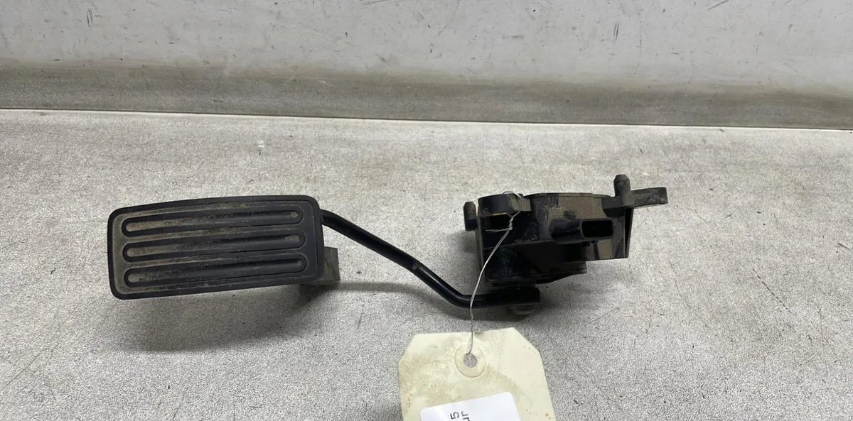Pedale accelerateur Nissan QASHQAI - QASHQAI 2 I (J10, NJ10, JJ10E) 1.5 dci (2010-2013) 5 portes occasion