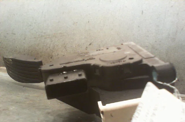 Pedale accelerateur Opel CORSA D (S07) 1.2 (l08, l68) (2006-2014) 5 portes occasion