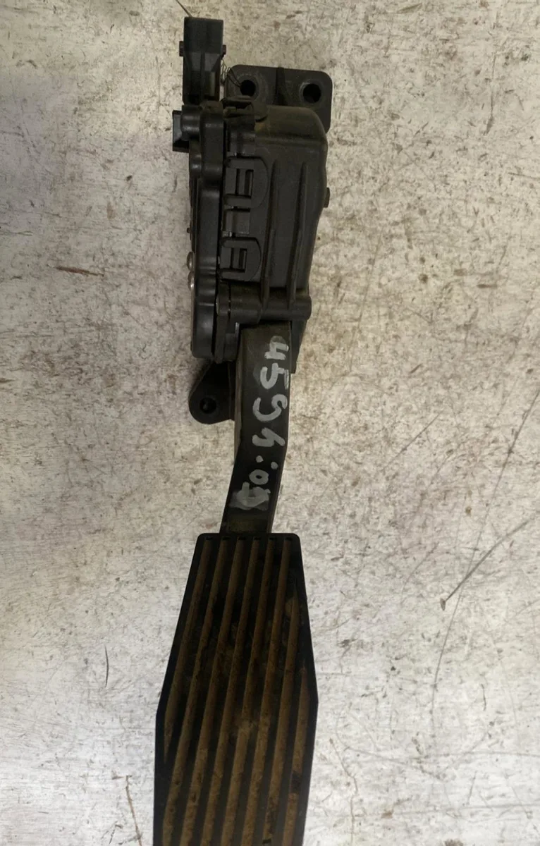 Pedale accelerateur Opel SIGNUM 3-5 portes (Z03) 2.0 turbo (f48) (2003-2008) occasion